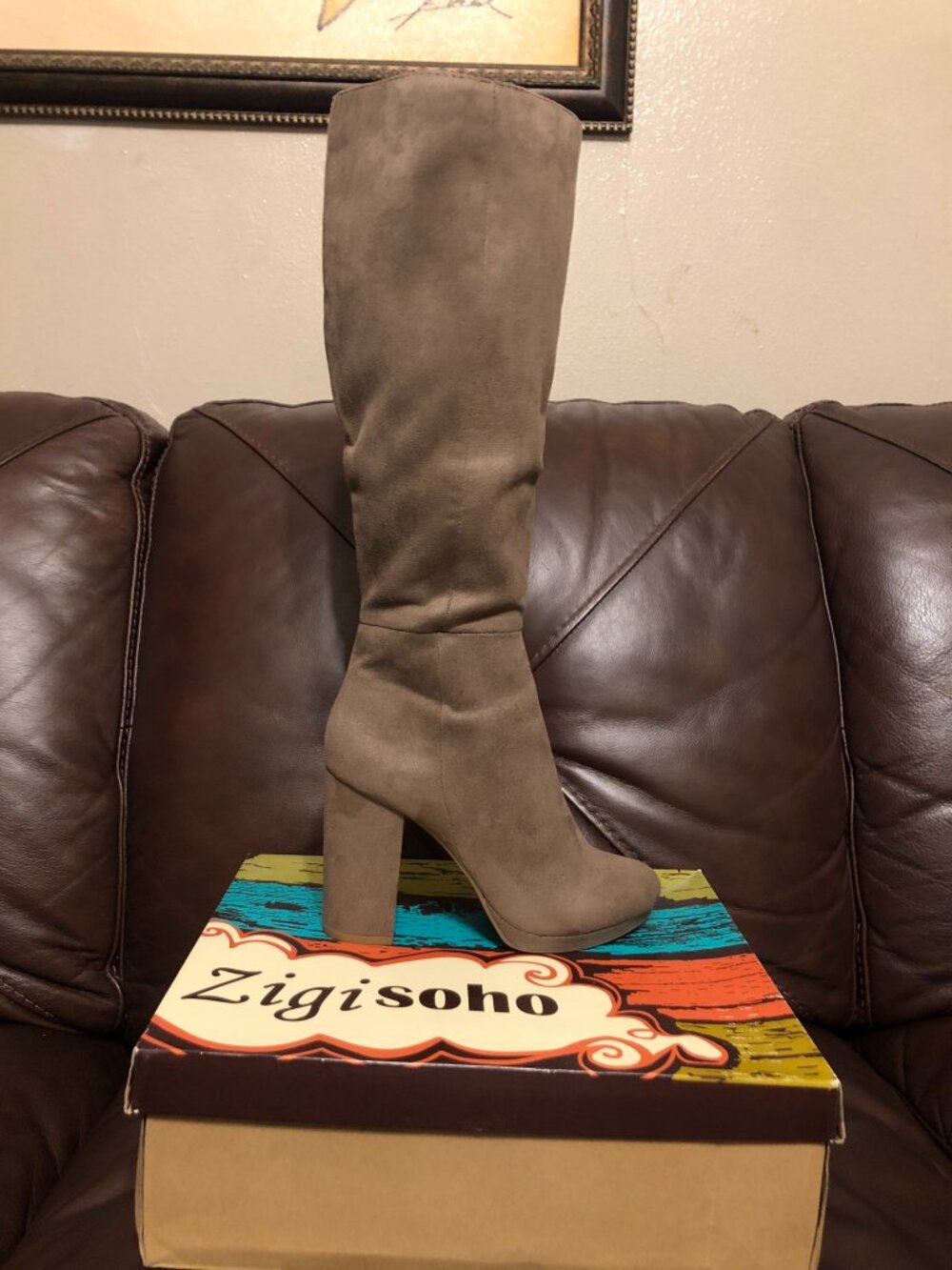 NIB Zigi Soho Madelon Taupe Faux Suede Platform Knee High Block Heel Boots 7.5
